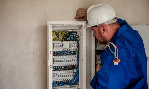 Top Three Reasons for Hiring a Professional Electrician 1 - Top Three Reasons for Hiring a Professional Electrician