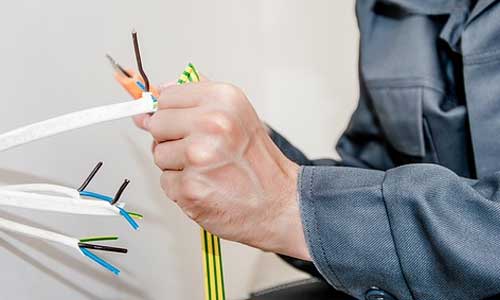 Top Three Reasons for Hiring a Professional Electrician 2 - Top Three Reasons for Hiring a Professional Electrician