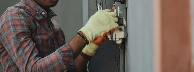 Top Three Reasons for Hiring a Professional Electrician 800x300 - Top Three Reasons for Hiring a Professional Electrician